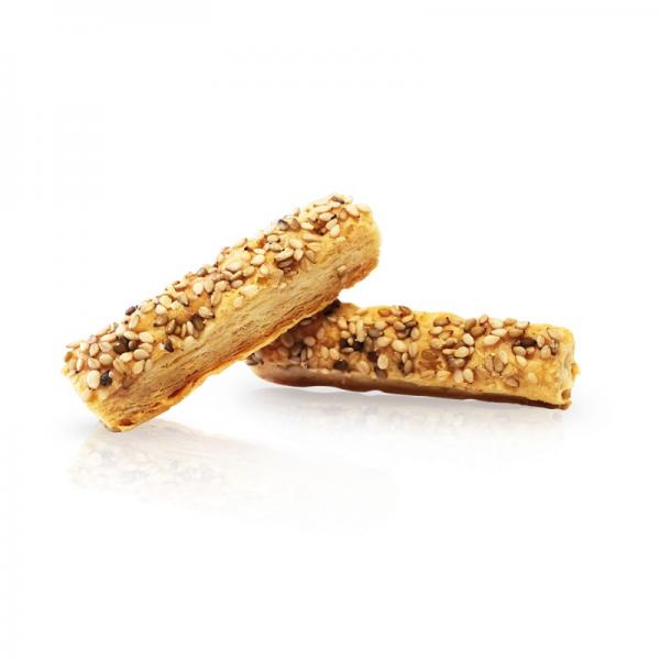 Puff pastry flûtes pecorino and black pepper - 80g