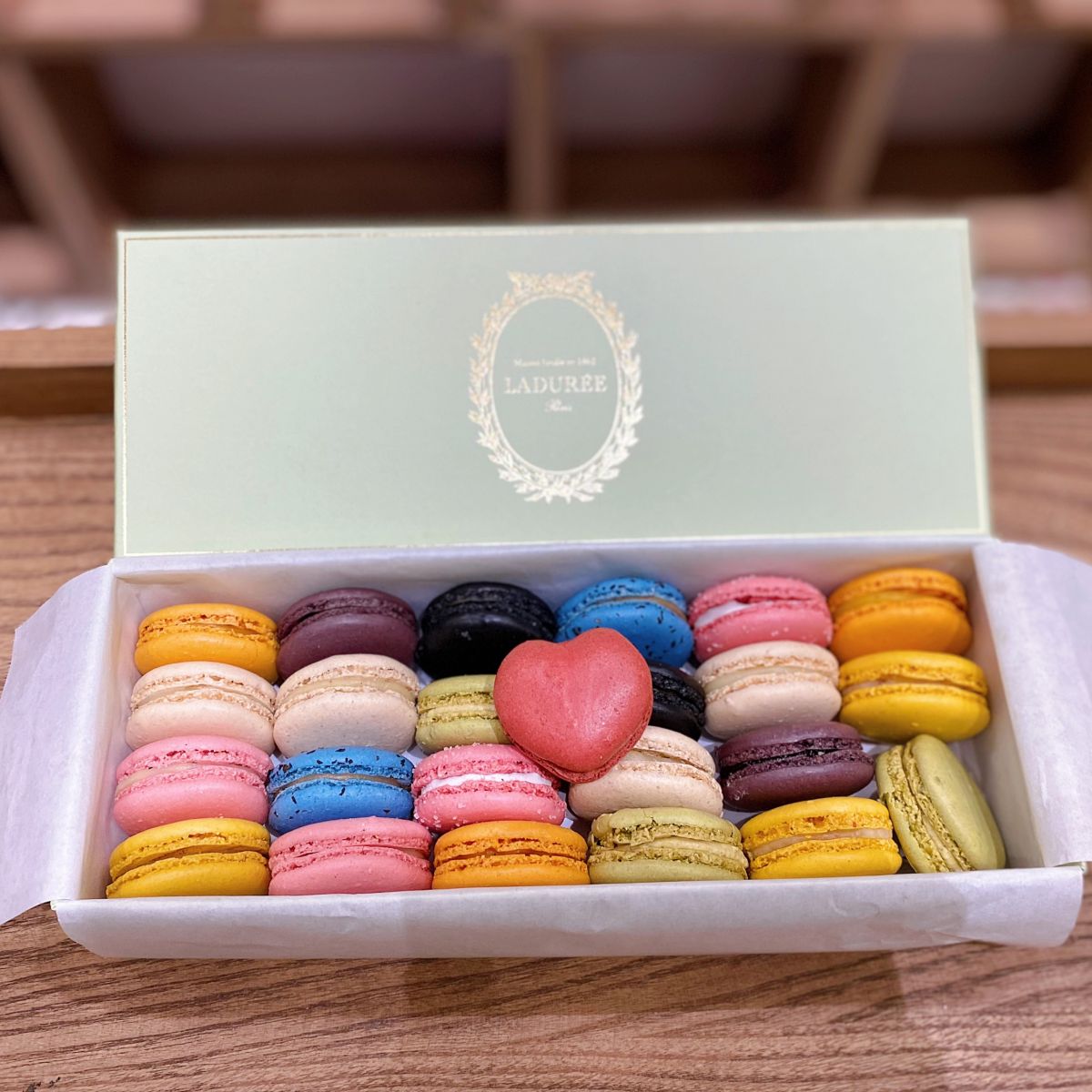 Macaron Laduree phiên bản đặc biệt