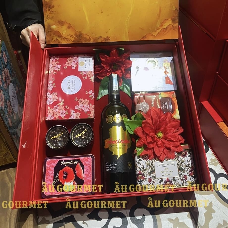 sản phẩm tinh tuyển trong set quà Tết