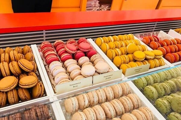 Trà chiều Paris thưởng thức macaron Pháp
