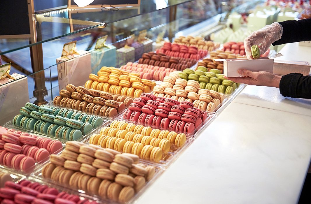 Macaron không khác gì bánh ngọt thông thường nhưng giá cao ngất ngưởng?