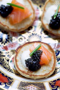Tinh hoa ẩm thực Cá hồi hun khói Na-uy và Caviar Kaspia