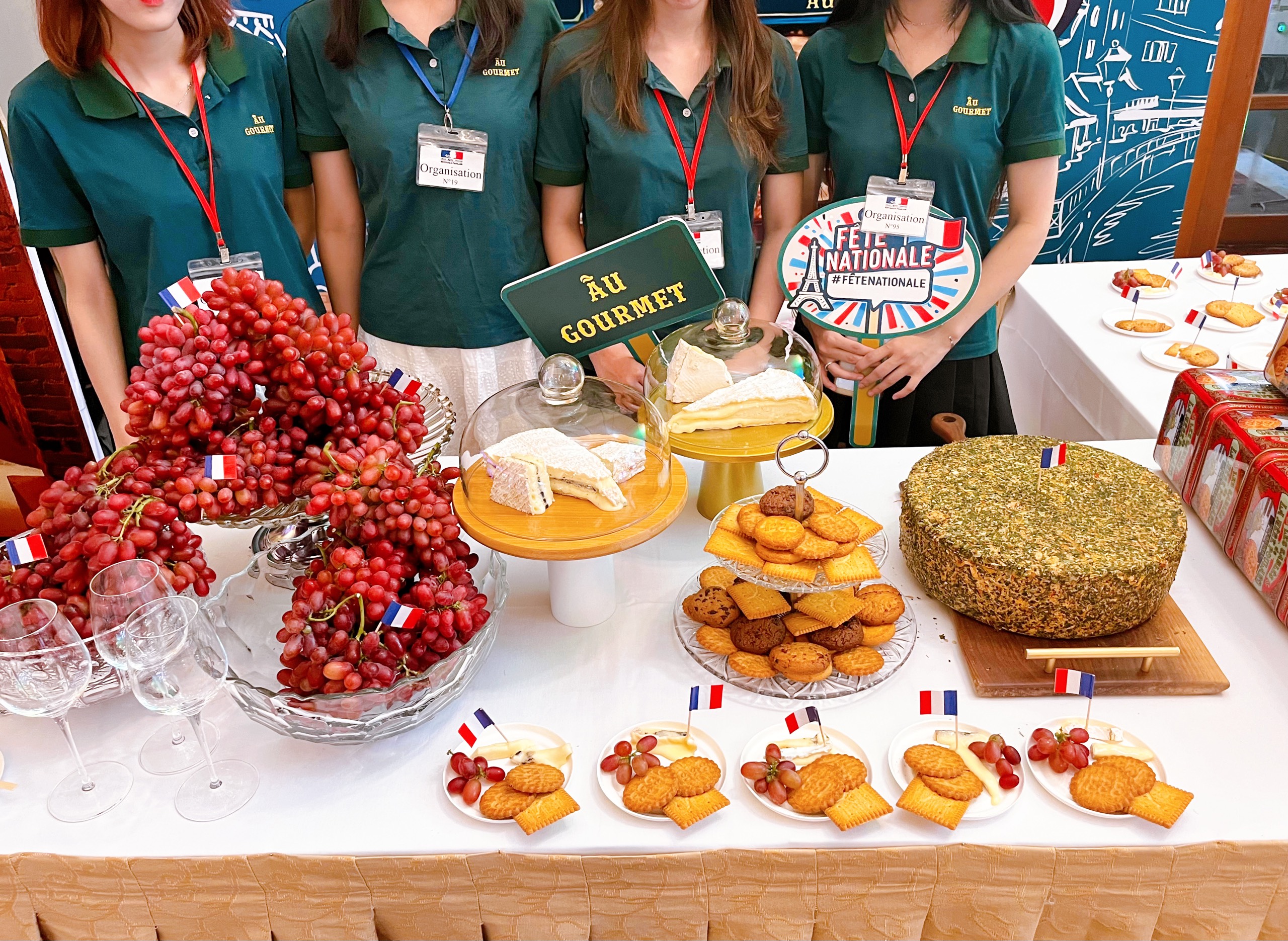 Au Gourmet gây ấn tượng mạnh trong lòng hơn 1000 quan khách tại đại tiệc mừng Quốc khánh Pháp