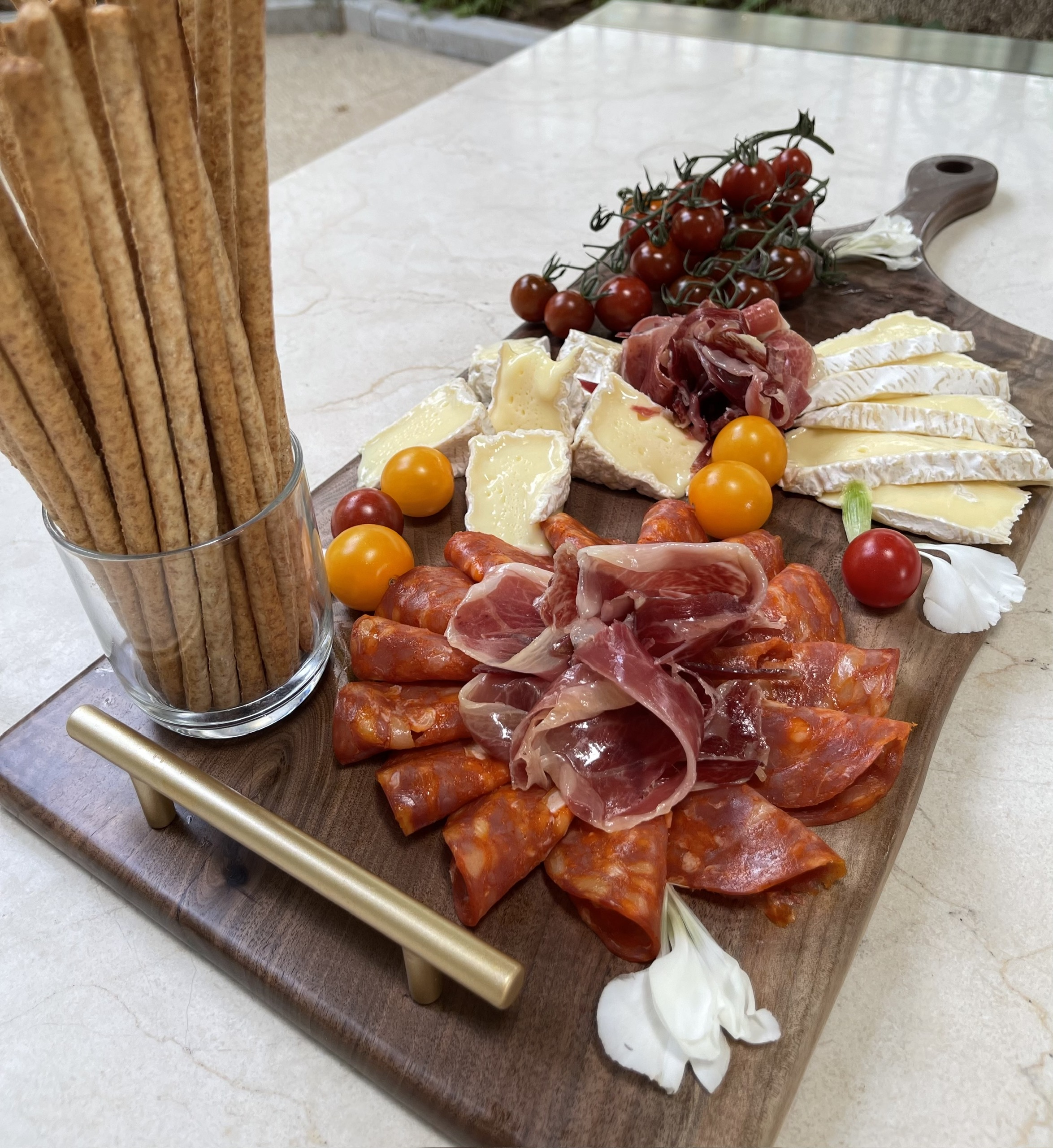 Tiệc Giáng Sinh Cold Cut sao thiếu đùi heo muối Iberico cao cấp