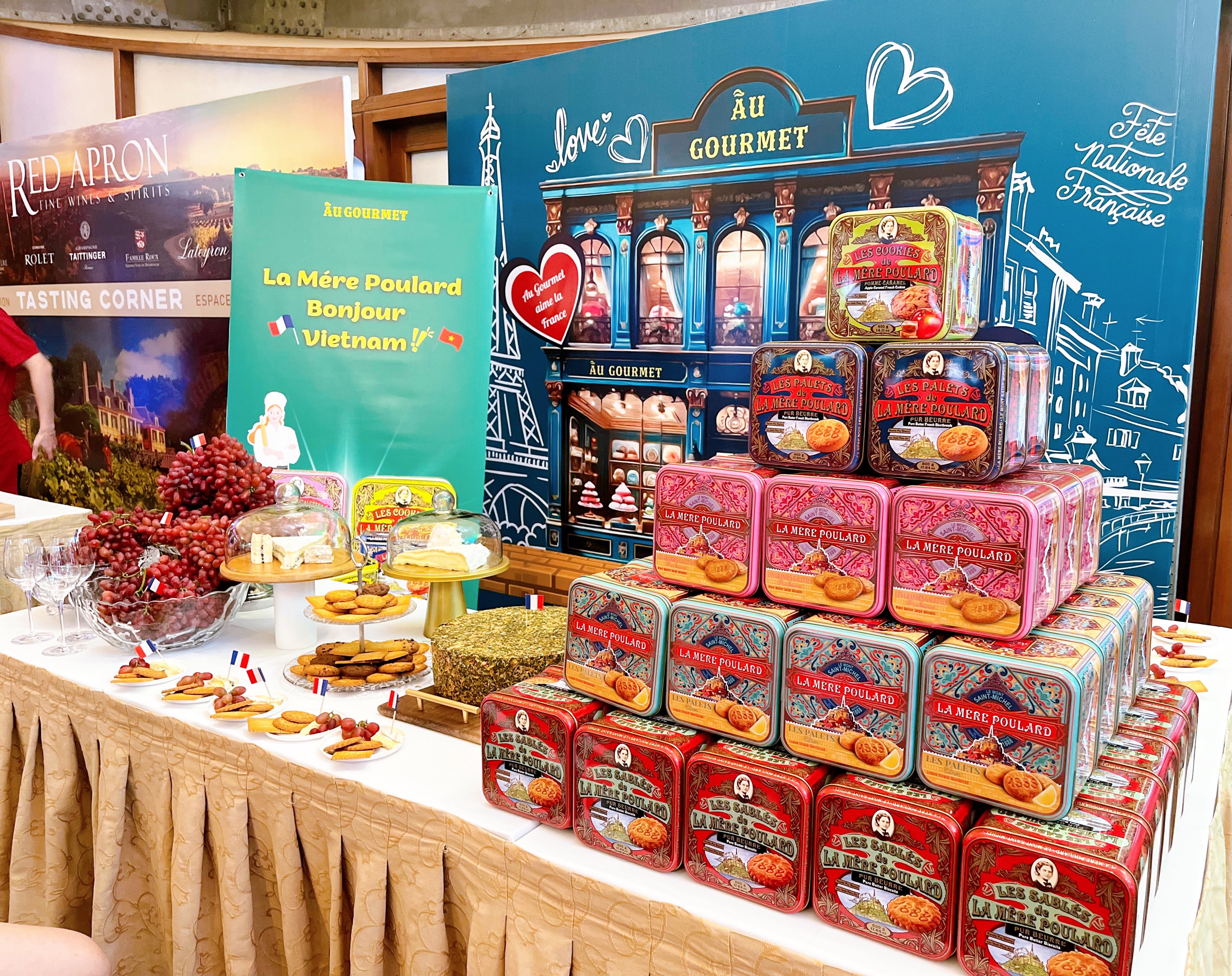 Au Gourmet đơn vị siêu thị nhập khẩu duy nhất được là khách mời danh dự trong khuôn khổ đại tiệc Quốc khánh Pháp