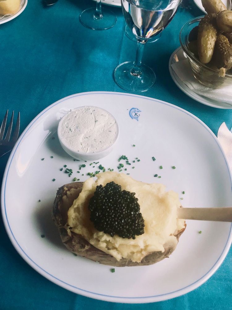 CAVIAR: MÓN NGON GIÁ CAO, KẾT HỢP CÙNG LOẠI NÀO CŨNG ĐỈNH