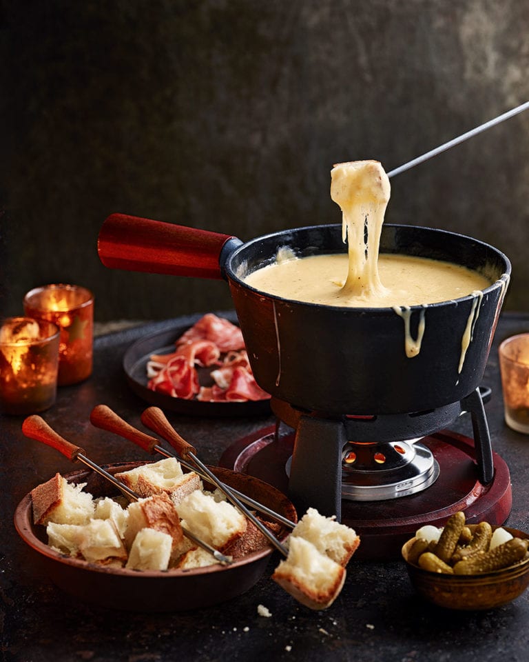 LẨU PHÔ MAI NGON TUYỆT CHO NHỮNG BỮA TIỆC MÙA ĐÔNG